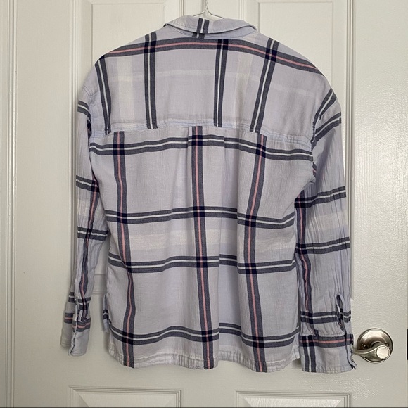 H&M Linen Blend Button Down Top || 2 - Picture 2 of 4